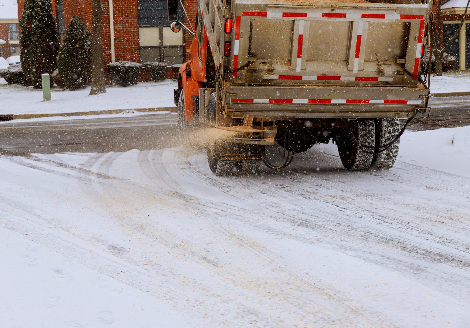 SALTING & DE-ICING